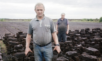 Eddieand Confootingturffordomesticuse Knockirr Bog County Kildare2022fromtheseries Beneath Beofhód2017 2026 Shane Hynan
