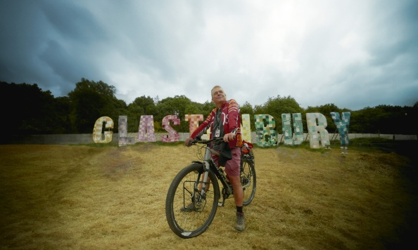 1 Nick at Glasto Sign Main Image